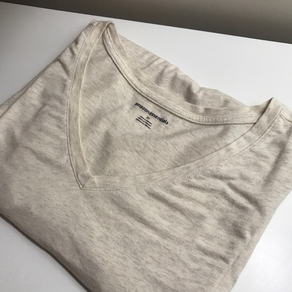 Amazon Essentials V-neck T-shirts Medium Pack of 7 - Picture 6 of 10